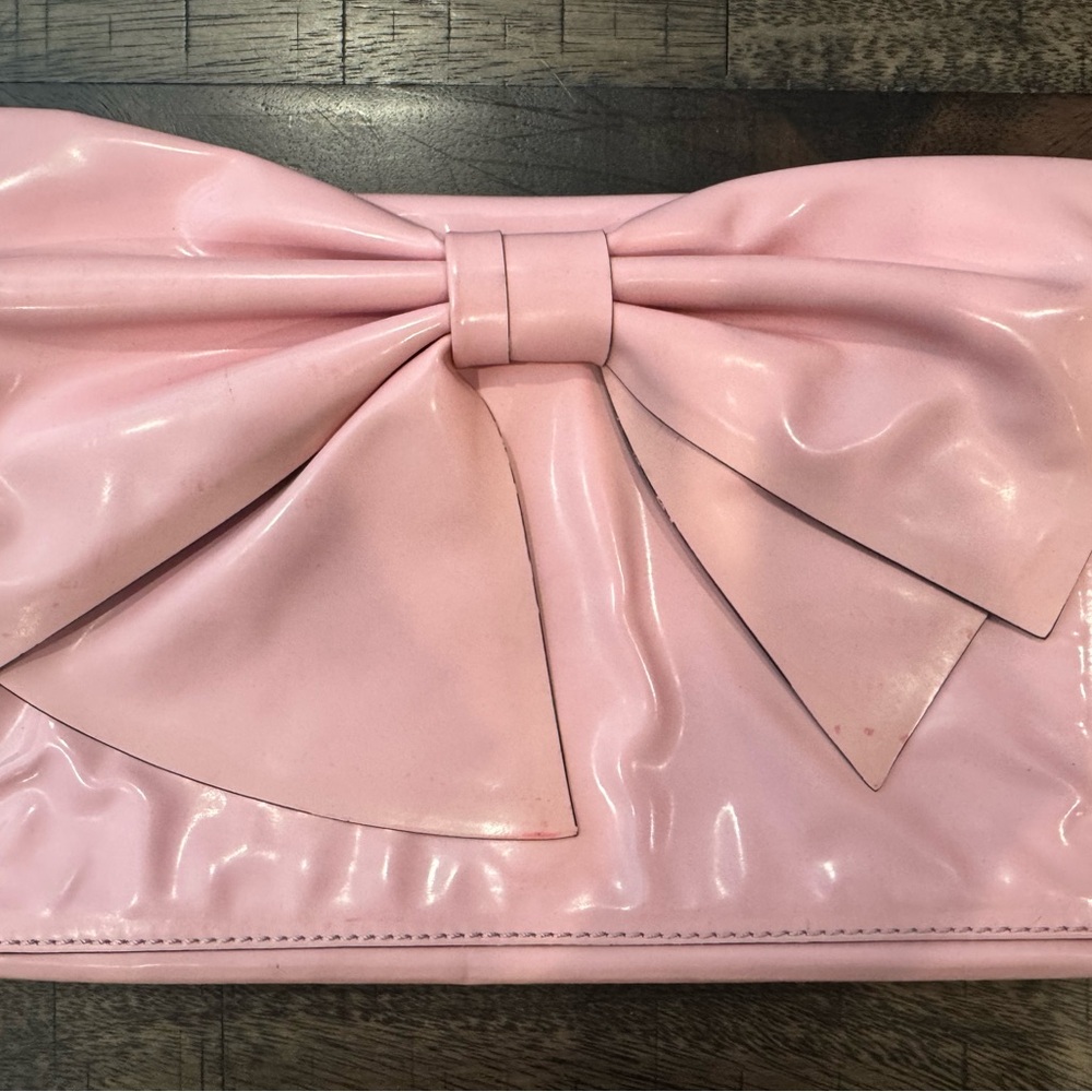VALENTINO GARAVANI Light Pink Patent Lacca Bow Clutch Barbie Chic